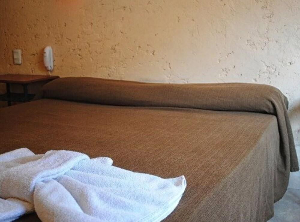 Hotel Samka Сальта Екстер'єр фото